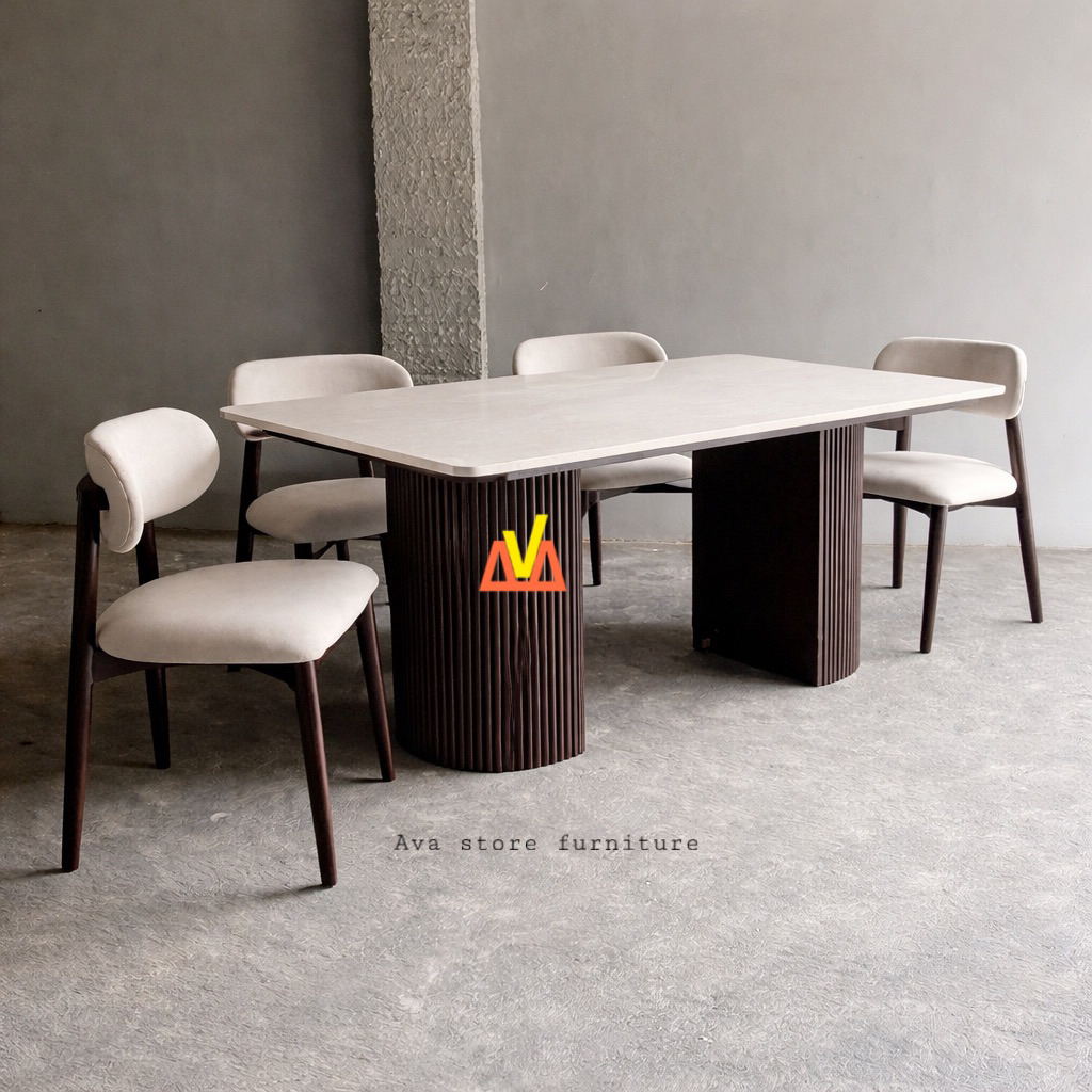 Meja Makan Marmer Minimalis Modern 4 Kursi – Meja Dining Kayu Solid Kaki Pilar Unik + Kursi Jok Nyam