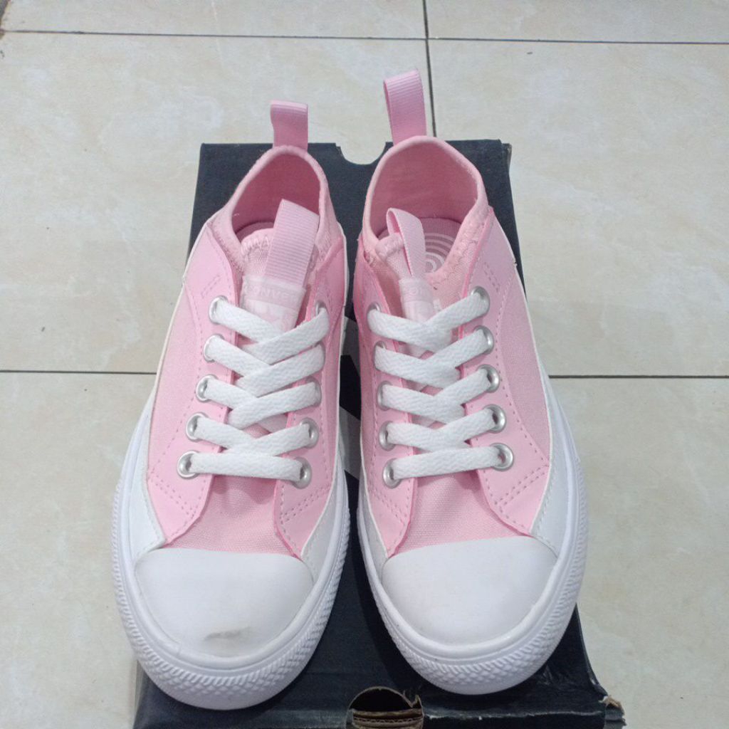 Sepatu Con Ctas Wave Ultra A03055C