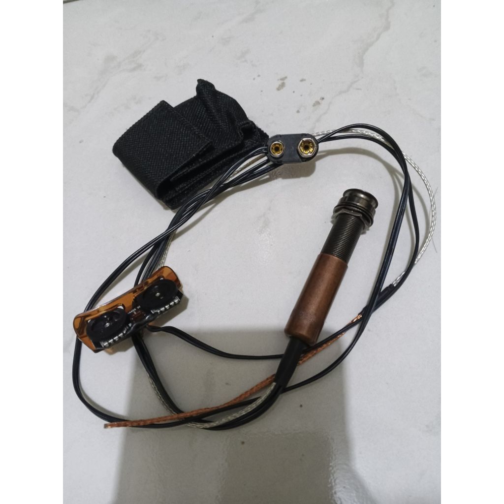 preamp gitar akustik model Sonytone dengan socket Jack tabung