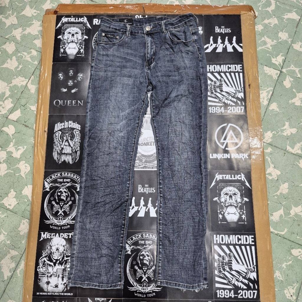 Celana Panjang Calvin Klein Jeans Pria(31-32)