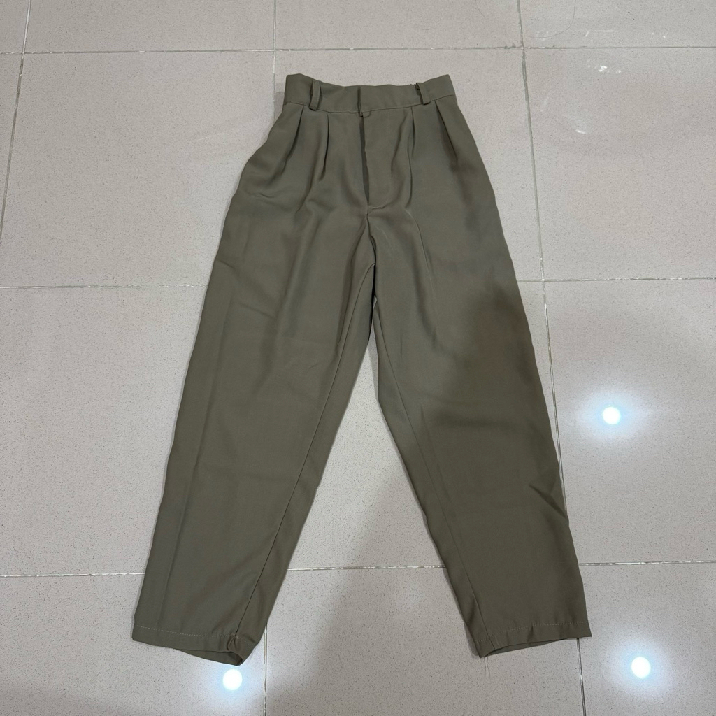 Preloved Celana Khaki