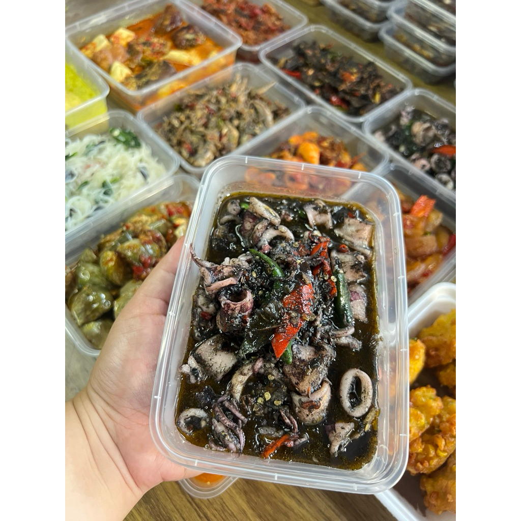 CUMI HITAM PEDAS