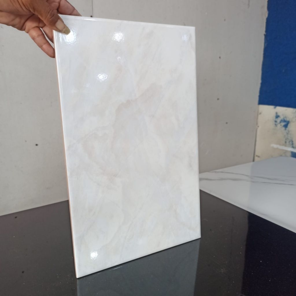 keramik dinding 25x40 keramik mulia Claire bg kw1/keramik kamar mandi/keramik marmer