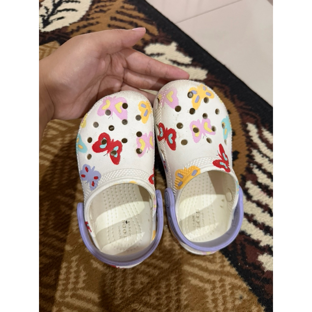 crocs toddler clasic butterfly graphic clogs original preloved