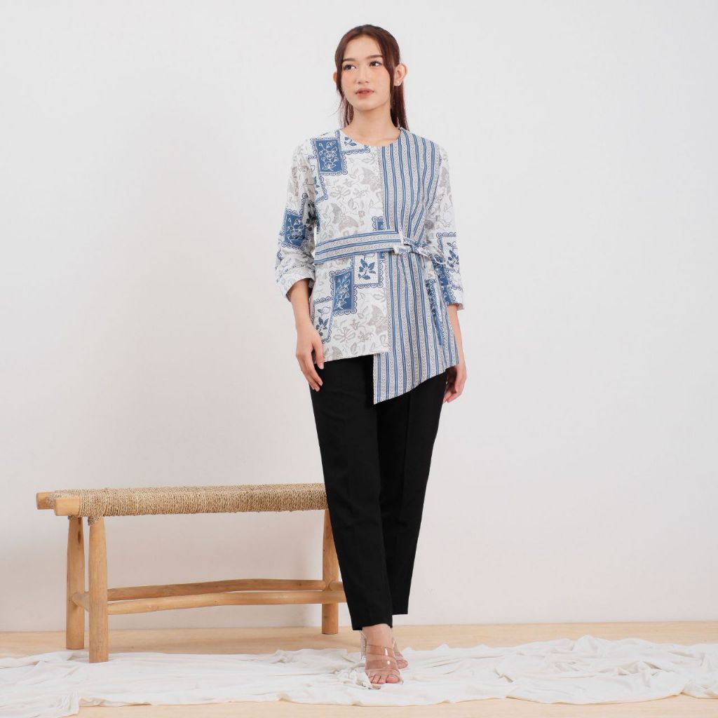 Baju batik wanita kekinian warna biru elegan moderen batik Indonesia batik wanita moderen