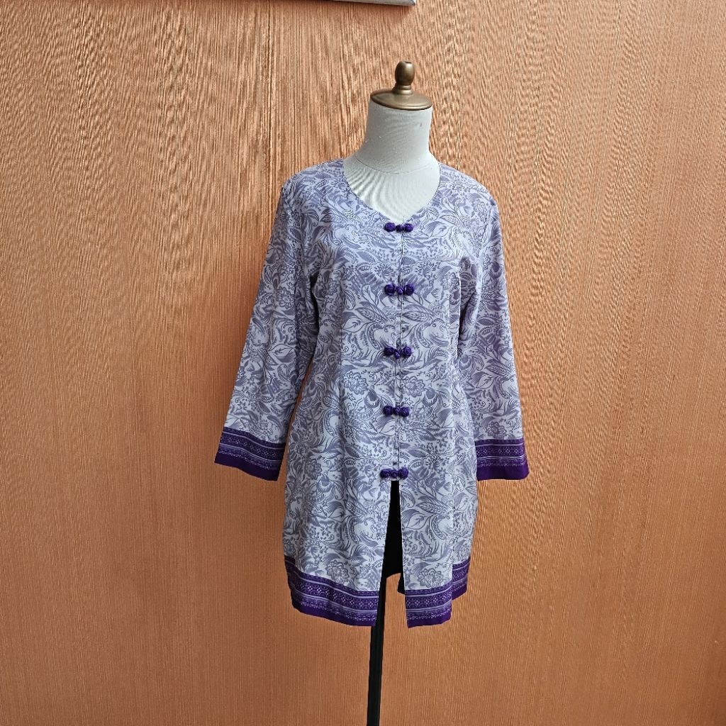 atasan kebaya wanita ungu muda pastel lilac motif batik L cewek kancing cheongsam MEWAH