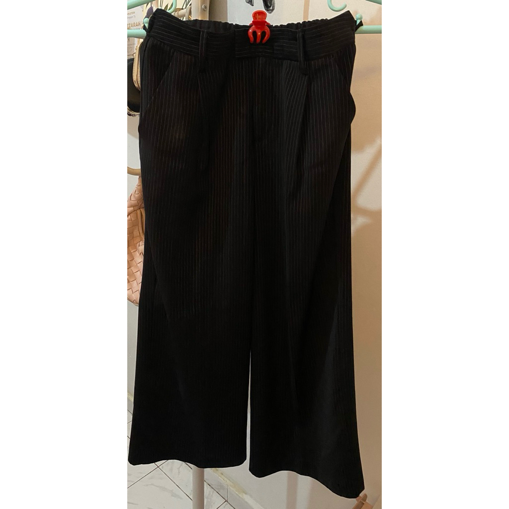 preloved celana kain garis garis