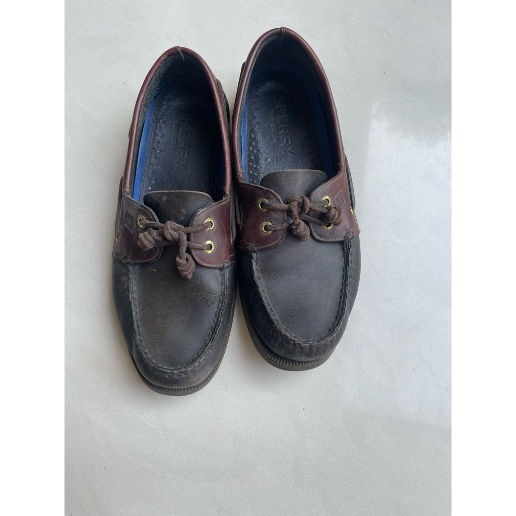 sperry boar shoes