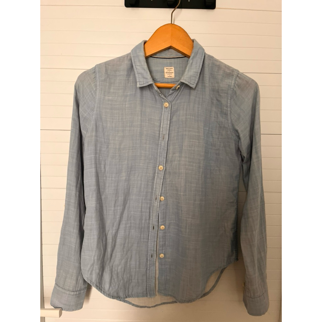 Preloved kemeja lengan panjang wanita  merk Giordano  size S