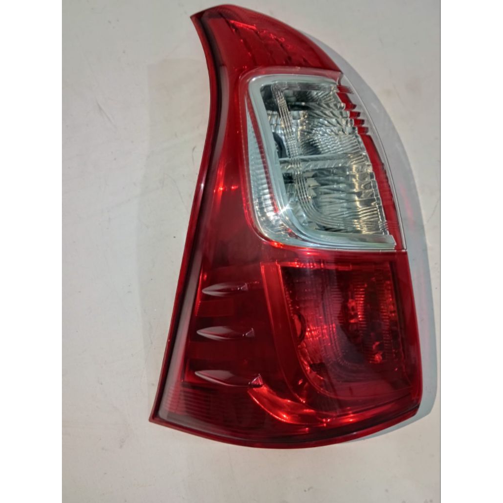 STOPLAMP/LAMPU BELAKANG AVANZA SIRIP 2013-2018