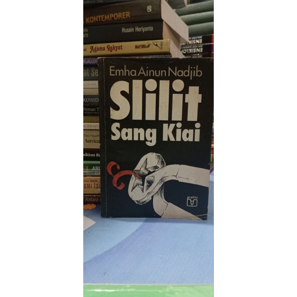 buku Selilit Sang Kiai, Emha