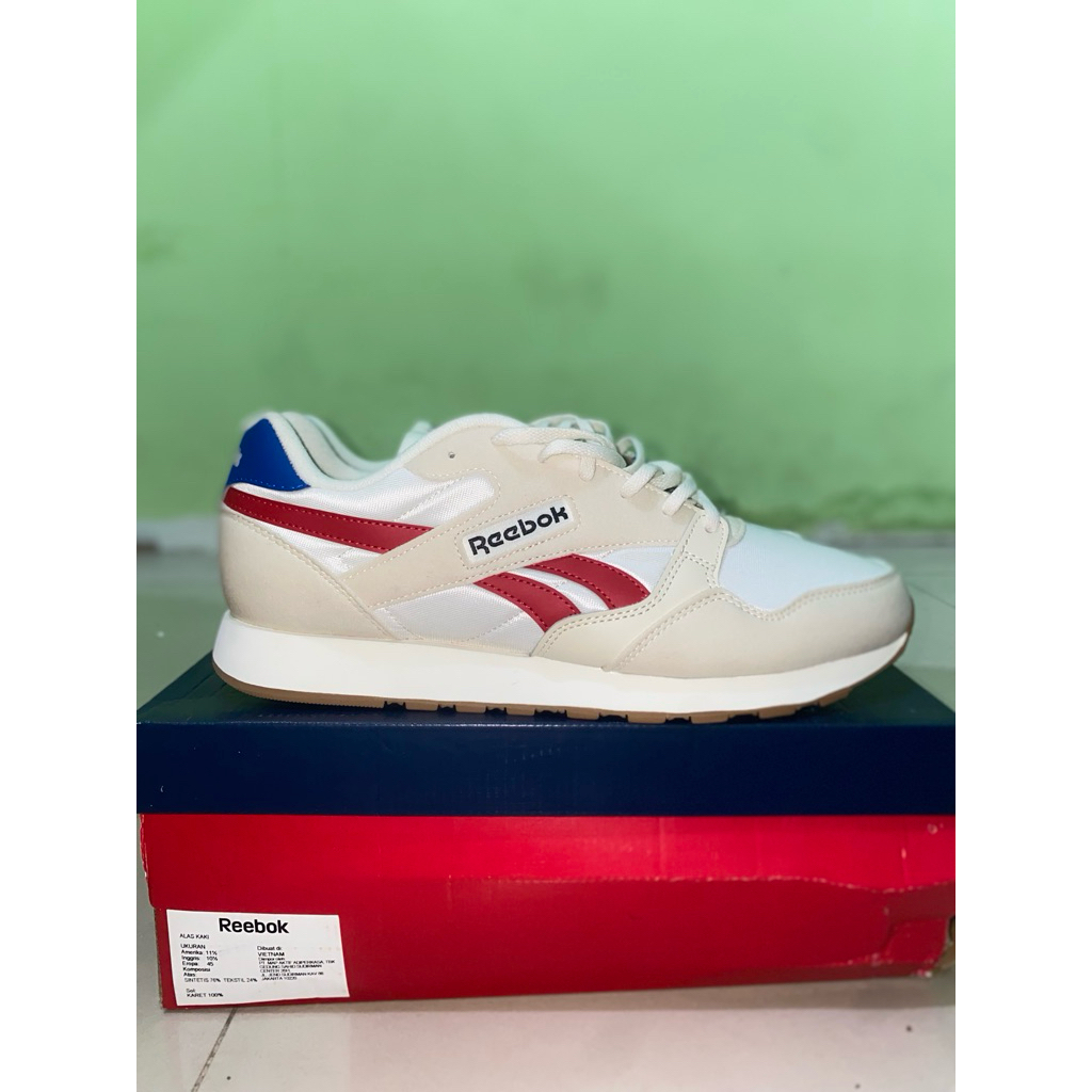 Sepatu casual reebok pria original, sepatu reebok asli, sepatu jalan pria modis terbaru, sepatu reeb