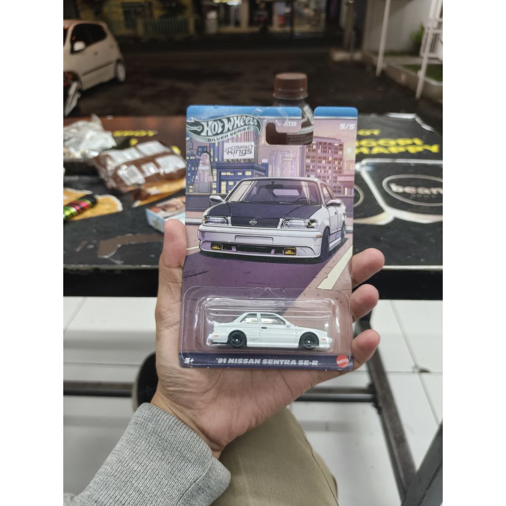 Hotwheels Compact King's Nissan Sentra SE-R