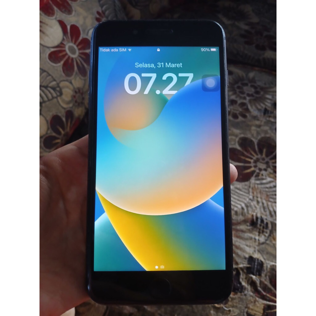 Iphone 8+ 64gb minus baca deskripsi