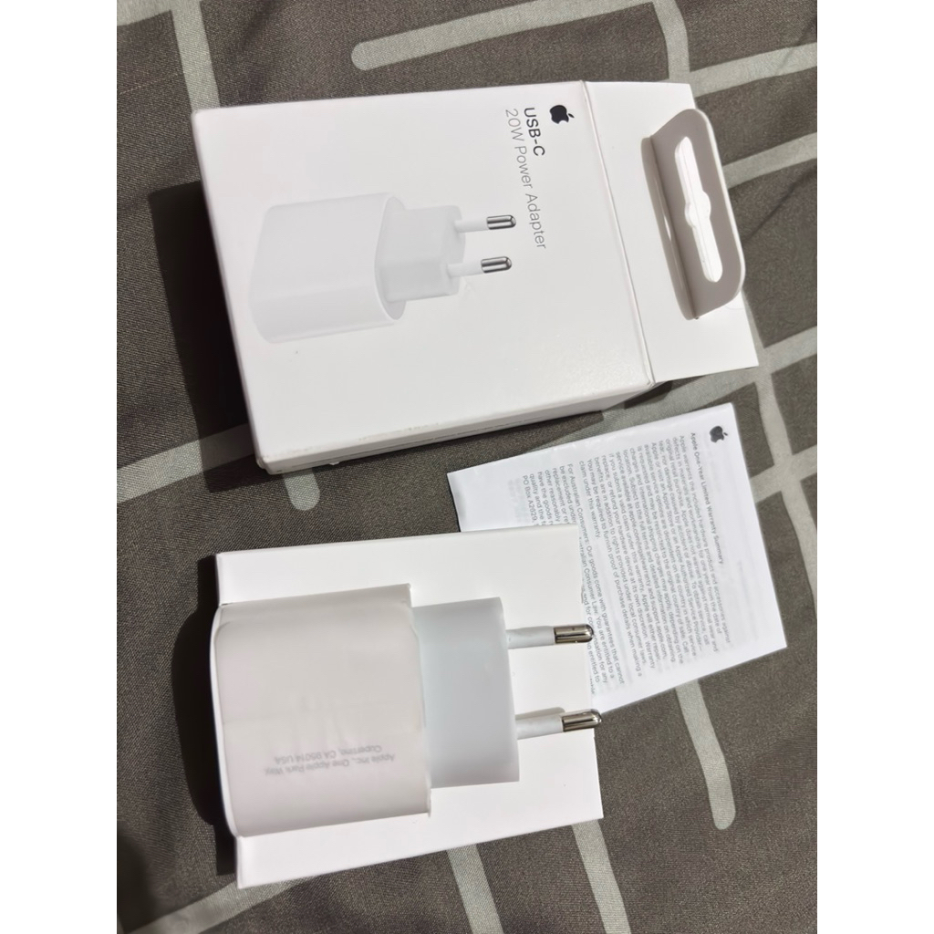 Like new apple iphone adaptor 20w ori IBox