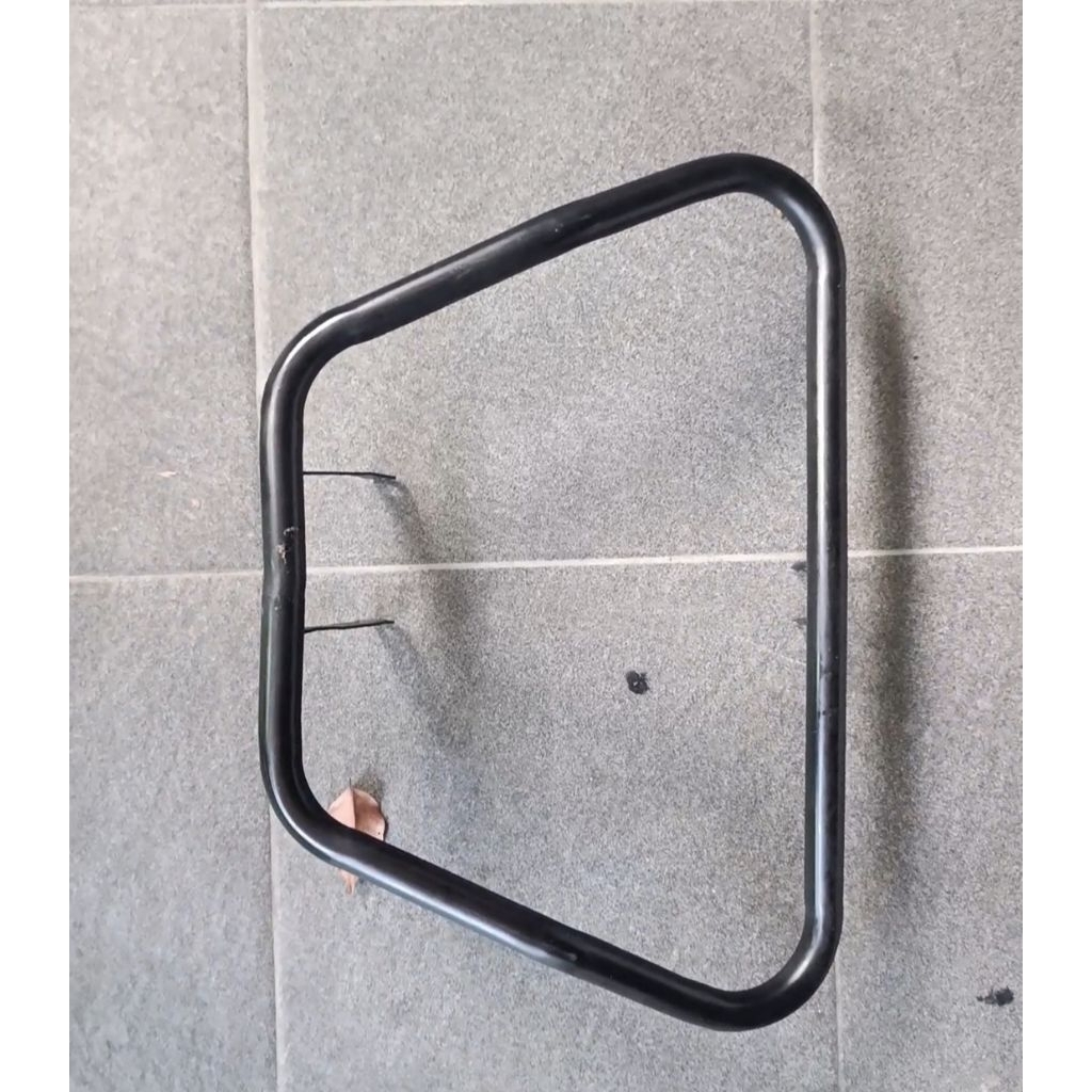 Engine guard W175