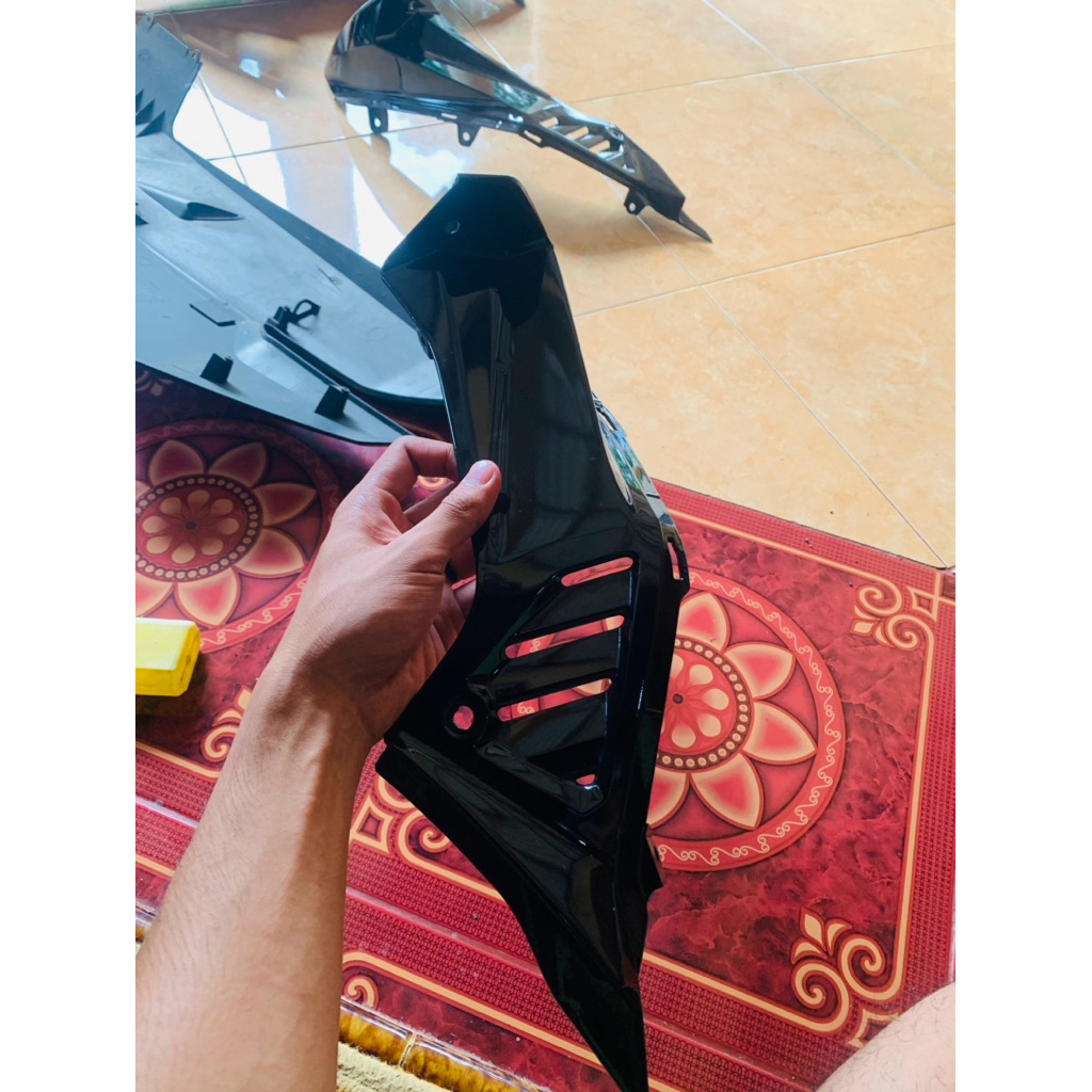 fairing kanan atas /air scop cbr 250rr old 2016-2022