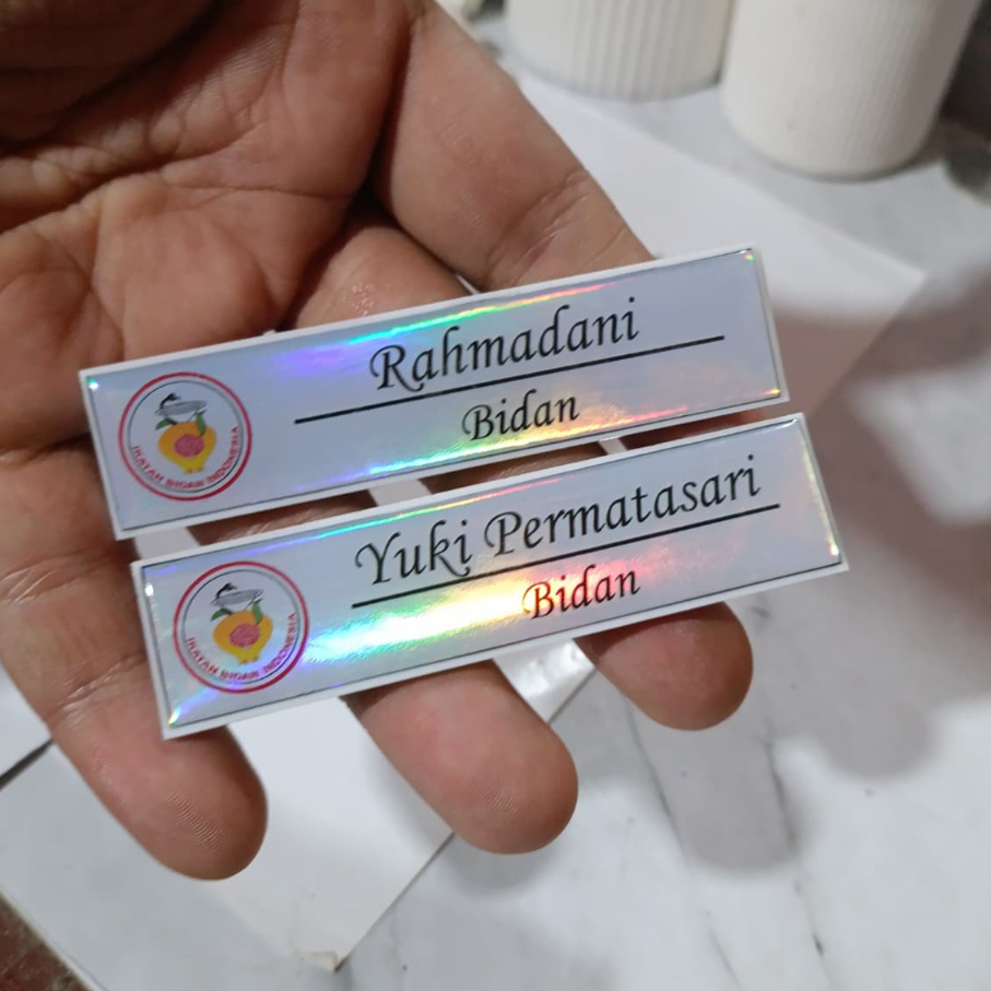 Nametag Bidan bahan akrilik silver hologram peniti magnet papan nama name tag