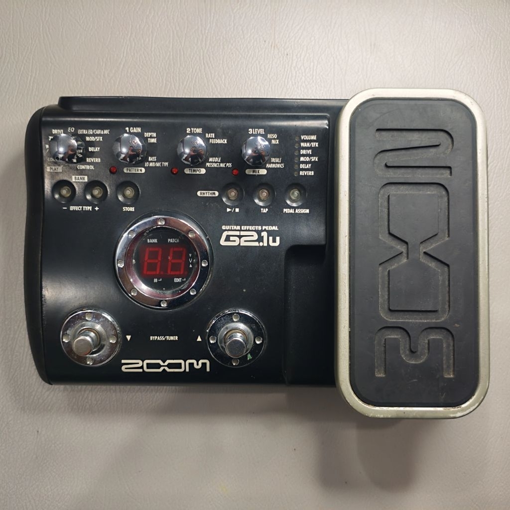 Efek Gitar Zoom G2.1u Kondisi Mati