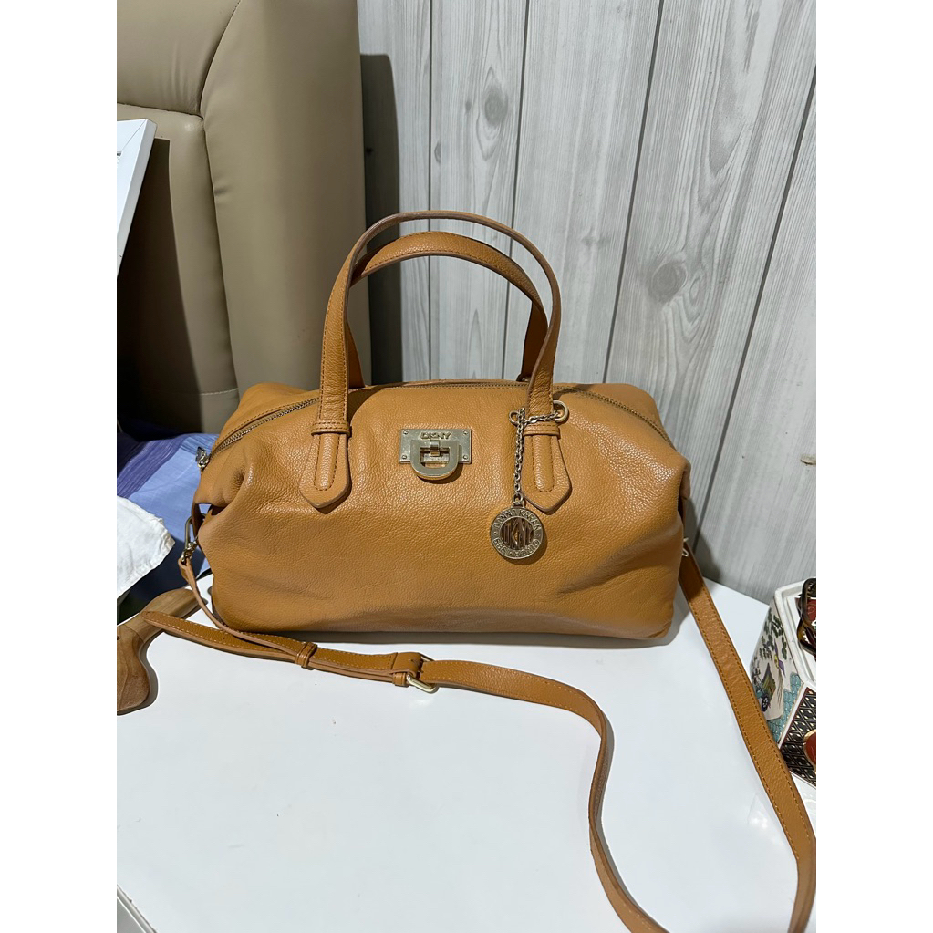 Tas DKNY
