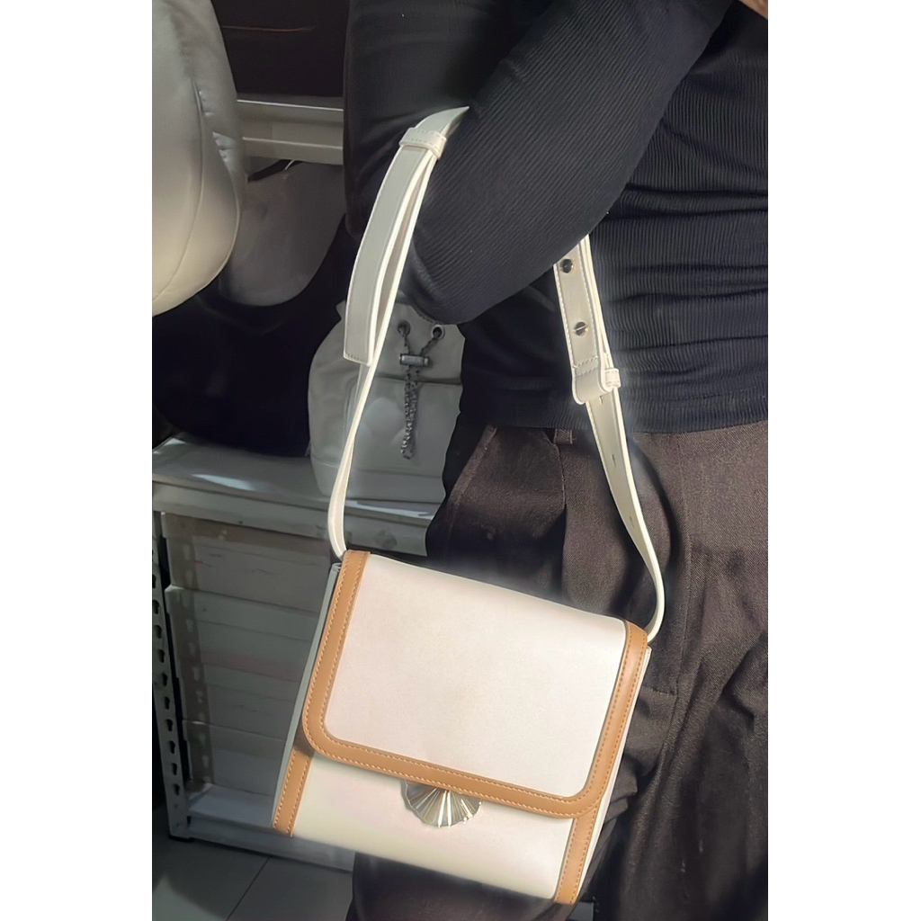 Pedro Vintage Sling Bag - White List Brown (100% Original)