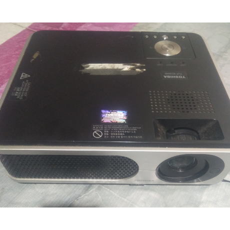 proyektor toshiba tlp xc-3000 minus kehijauan