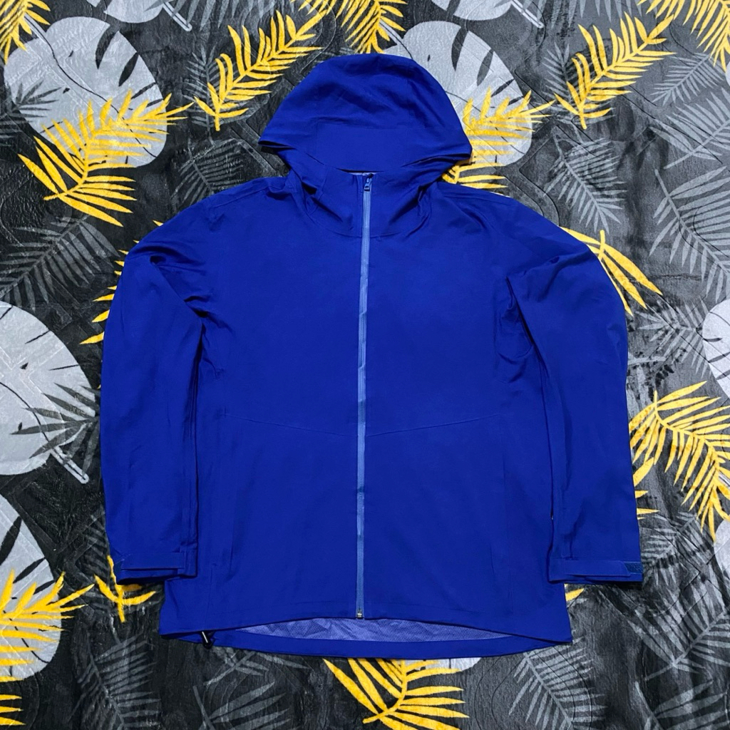 jaket uniqlo blocktech windproof kasual bagus size xl