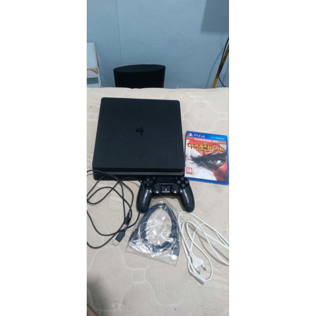 PS 4 ORI + AKUN n BD GOW 3 REMASTERED