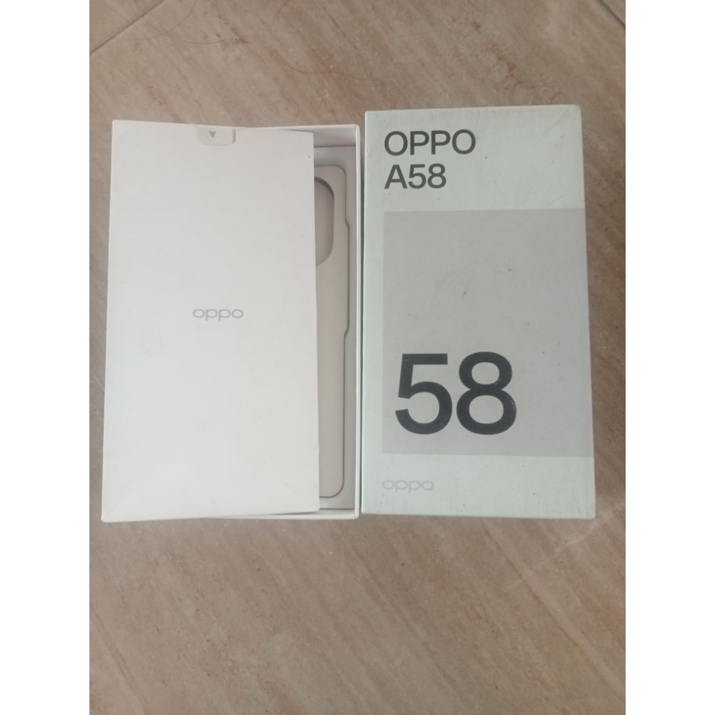 kardus bekasnya nya saja .kardus hp Oppo A58 bekas 2pcs