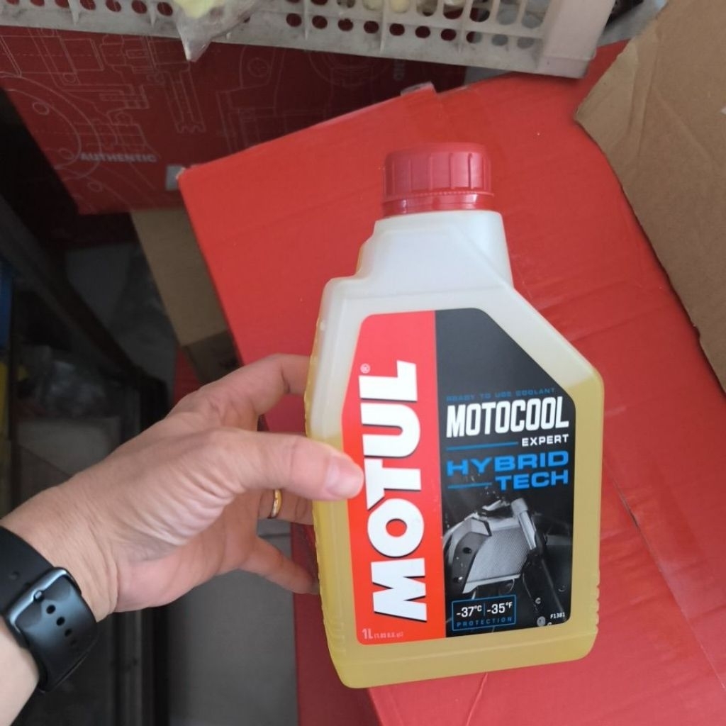 Motul motocool expert 1L, air radiator motul motor dan mobil