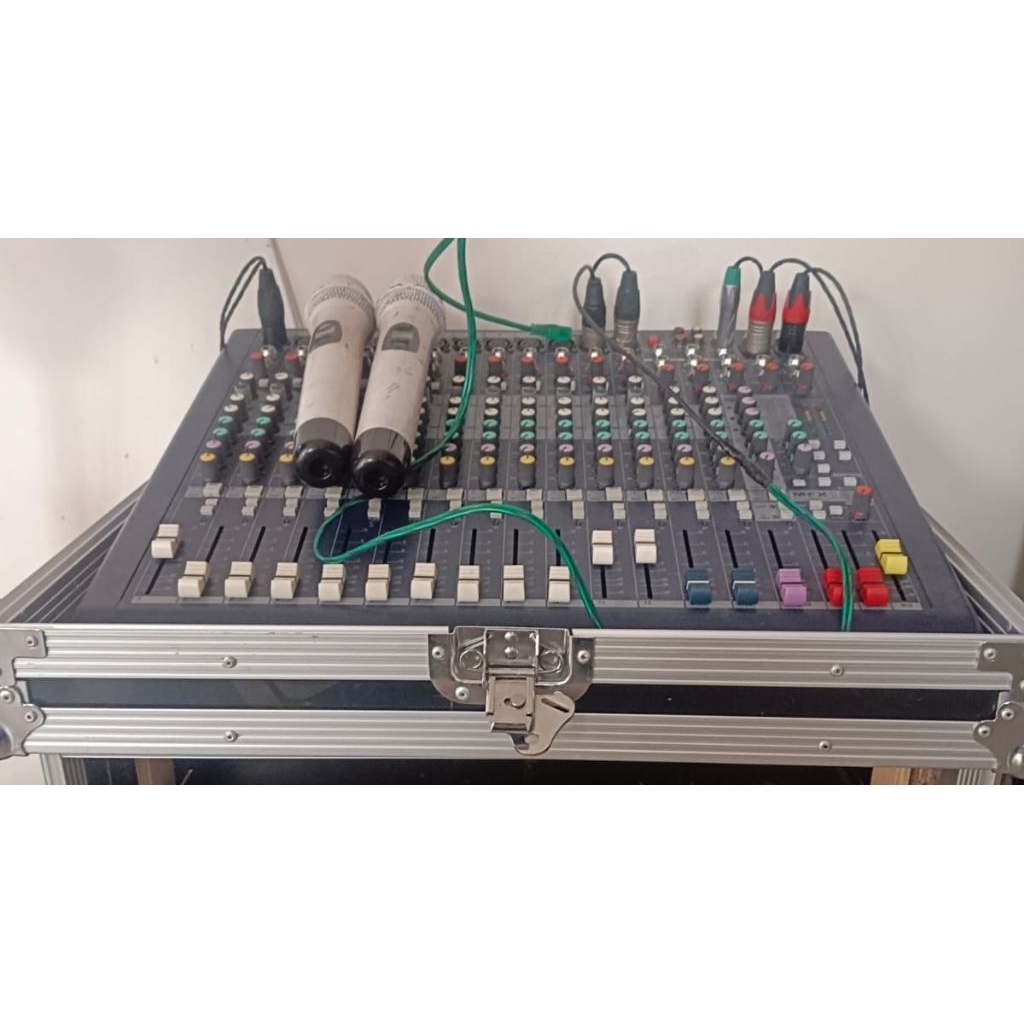 mixer soundcraft mfx12