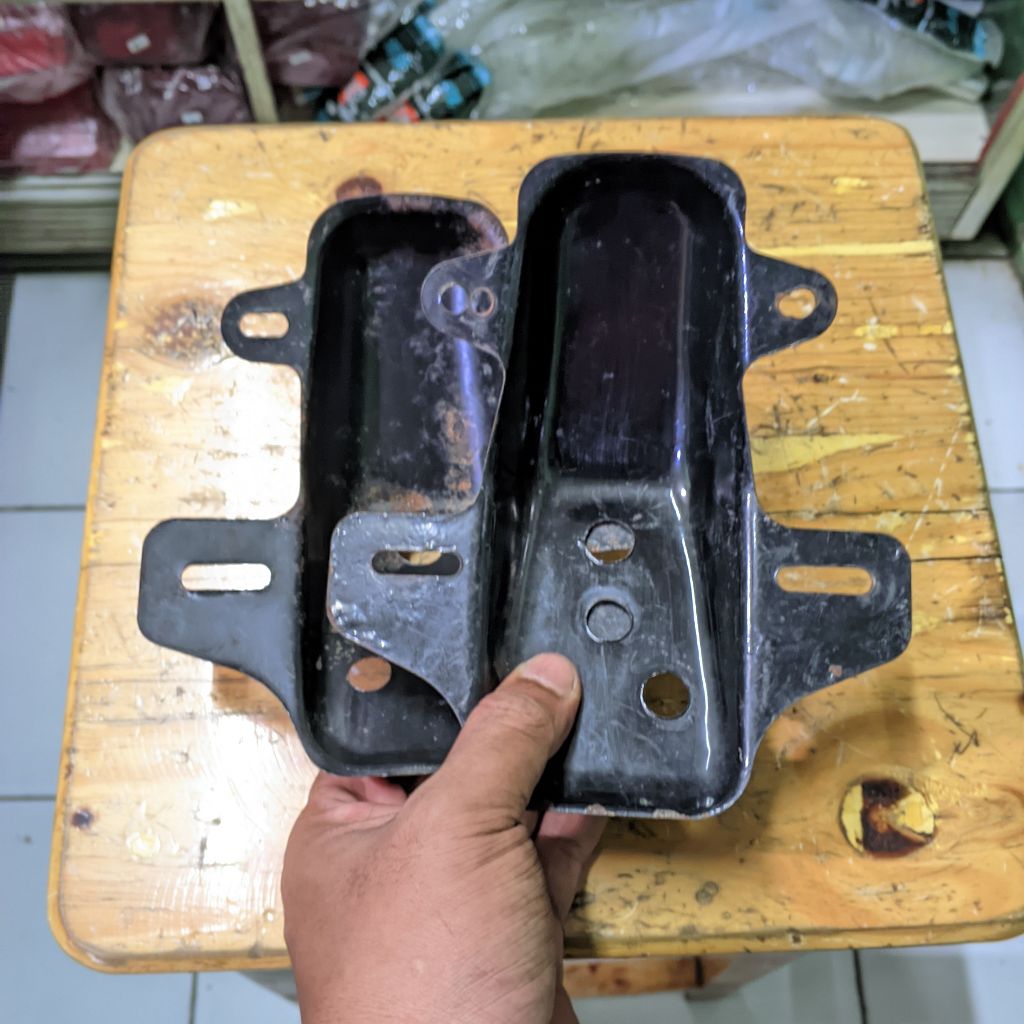 breket dudukan lampu belakang stoplamp honda 69 s90z s90
