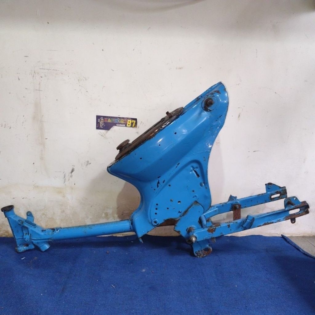 rangka Honda supercup c700 bahan modif streetcup