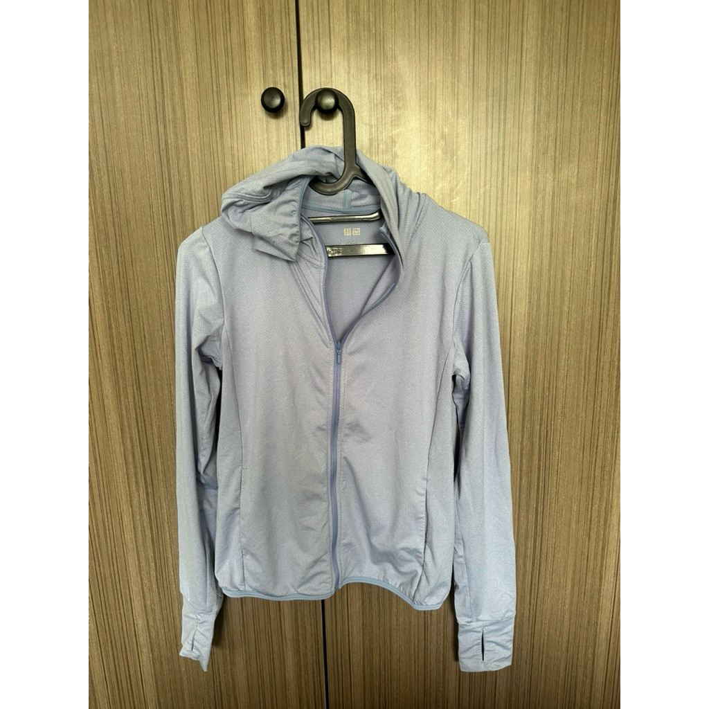 Jaket Olahraga Uniqlo (Preloved)