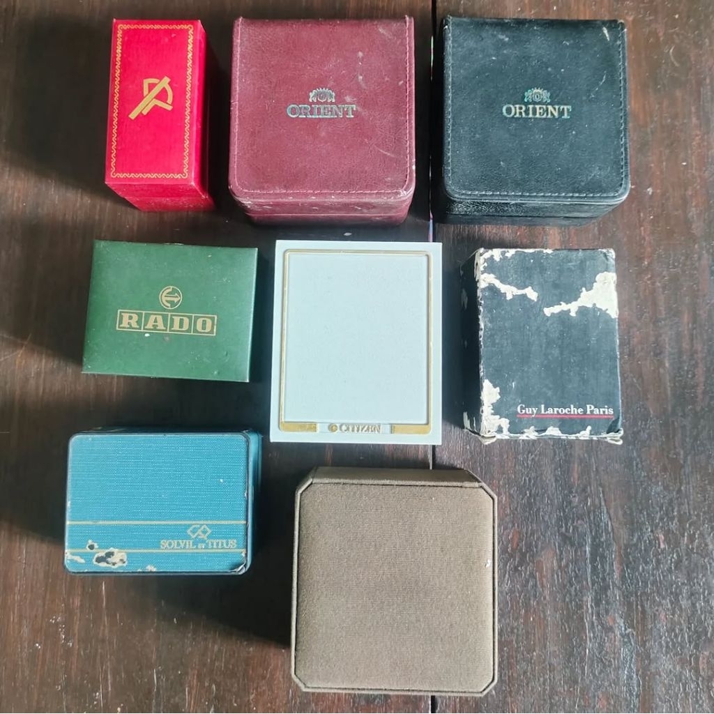Box Kotak Jam Antik Jadul Lawasan Vintage. Rado dll