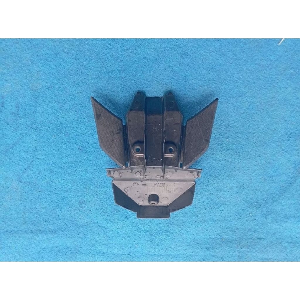 cover sambungan spakbor belakang Honda Vario LED new 2018 bekas ori