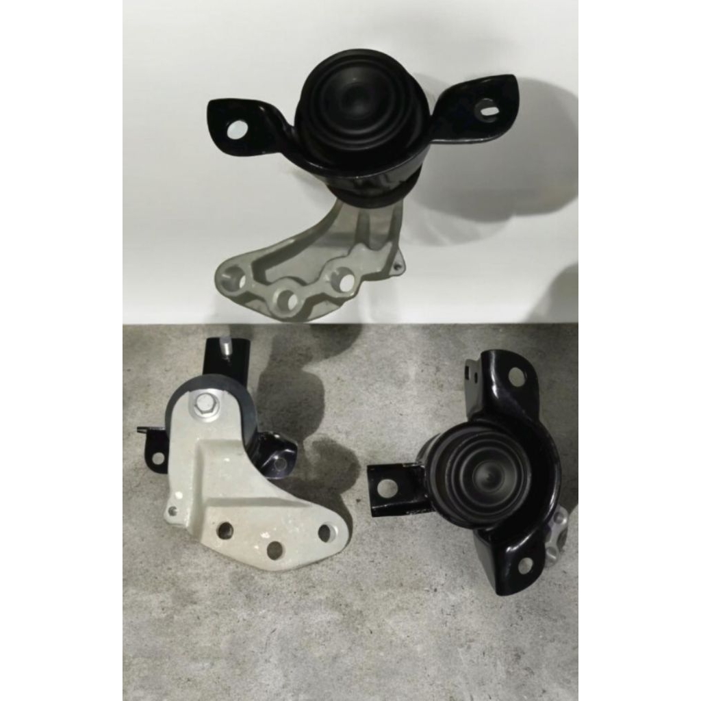 Engine mounting dudukan mesin suzuki ertiga kanan 2012-2018 asli