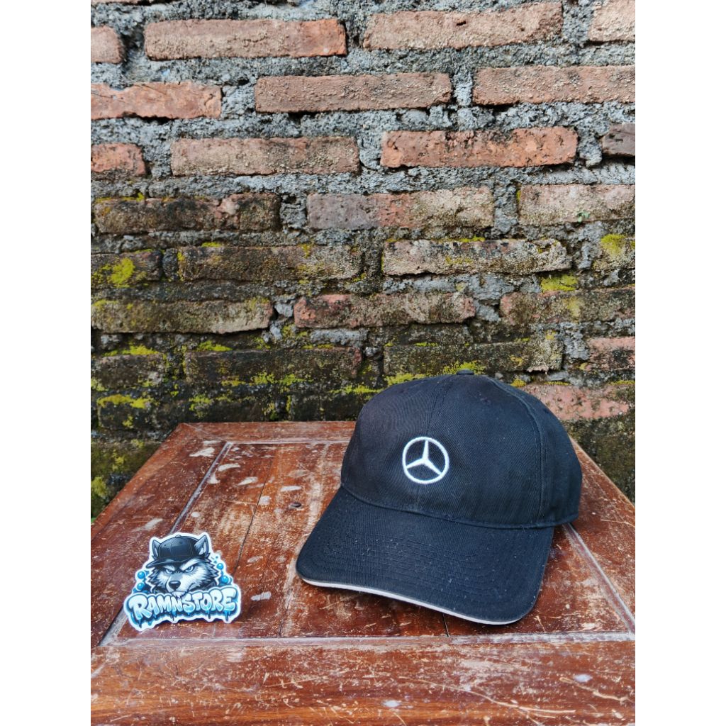 topi mercedes benz