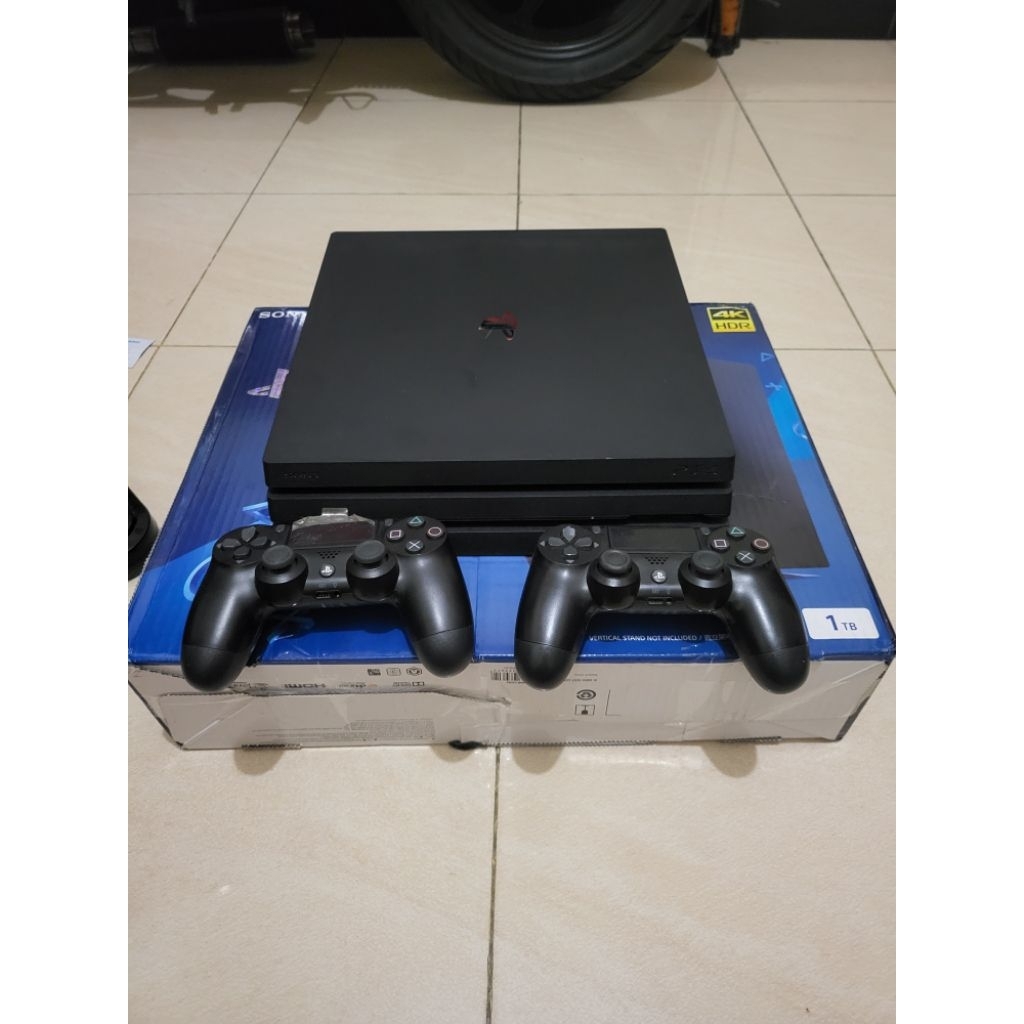 PS4 PRO 1TB HEN 9