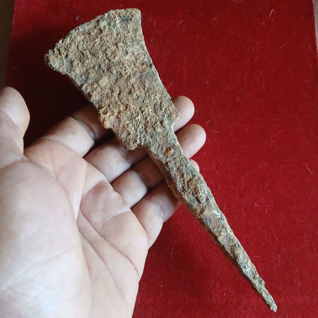 Koleksi Temuan Galian Tanah Jenis Pusaka Kapak KUNO era KaBudhan