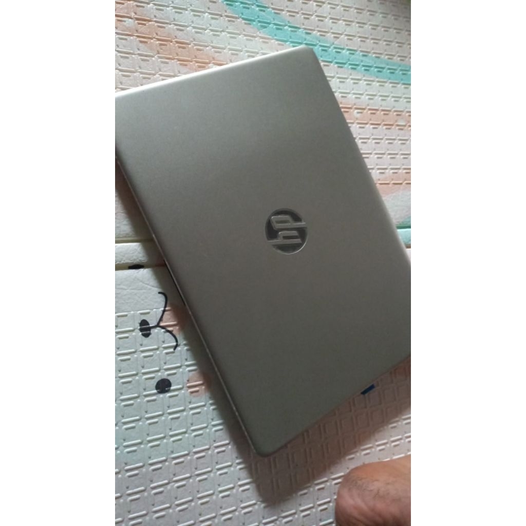 laptop hp Intel Celeron ram 8 SSD 512gb