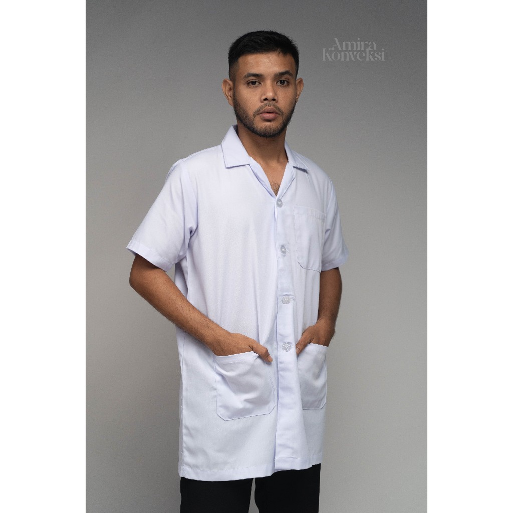 Jas Lab Dokter Lengan Pendek Pria Warna Putih – Saku Depan & Kerah Jas Elegan