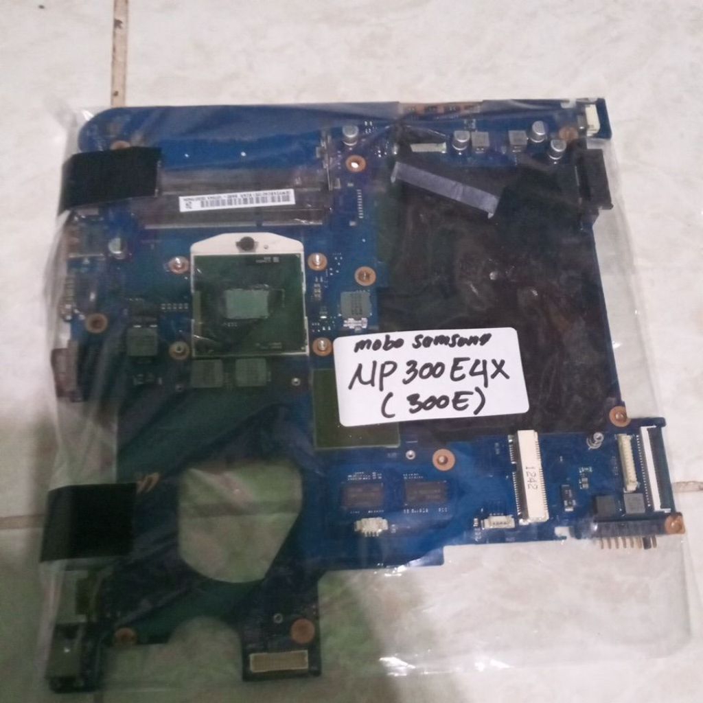 MOBO LAPTOP SAMSUNG NP300E4X