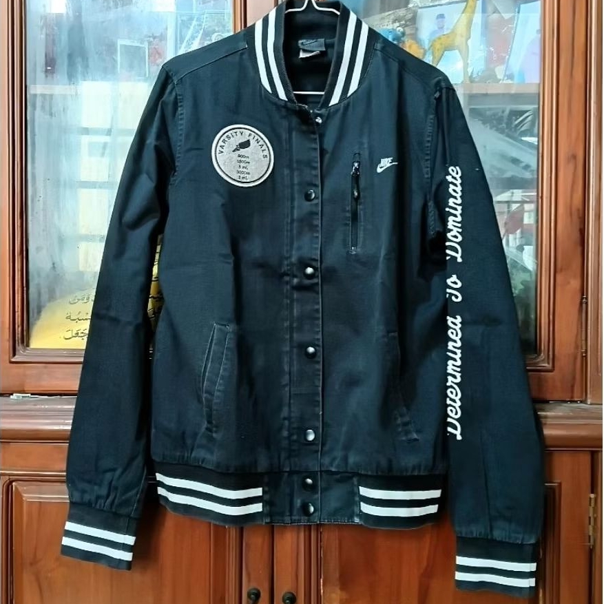 jaket varsity polham size 95,jaket varsity nike size L