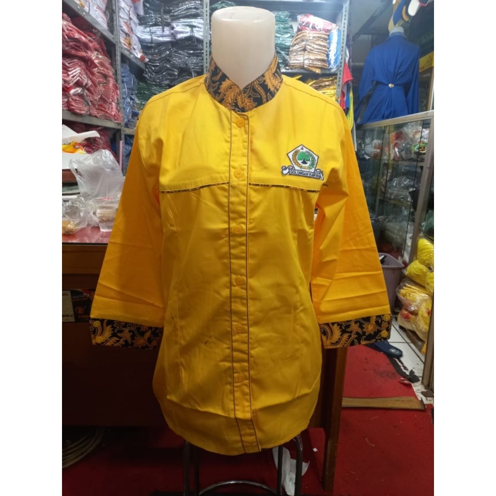 kemeja Golkar Wanita Dengan Kerah Motif Batik