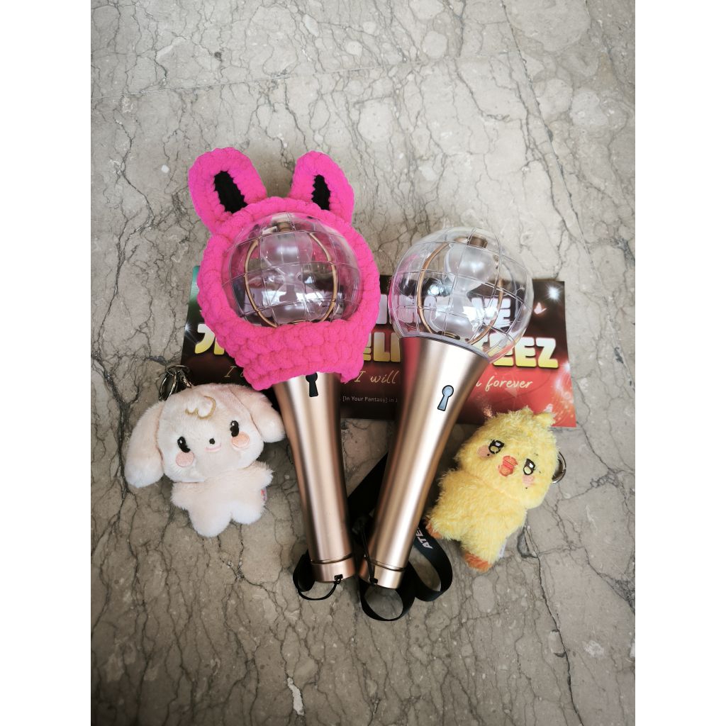 ATEEZ LIGHTSTICK VER 2 PRELOVED Free headcover