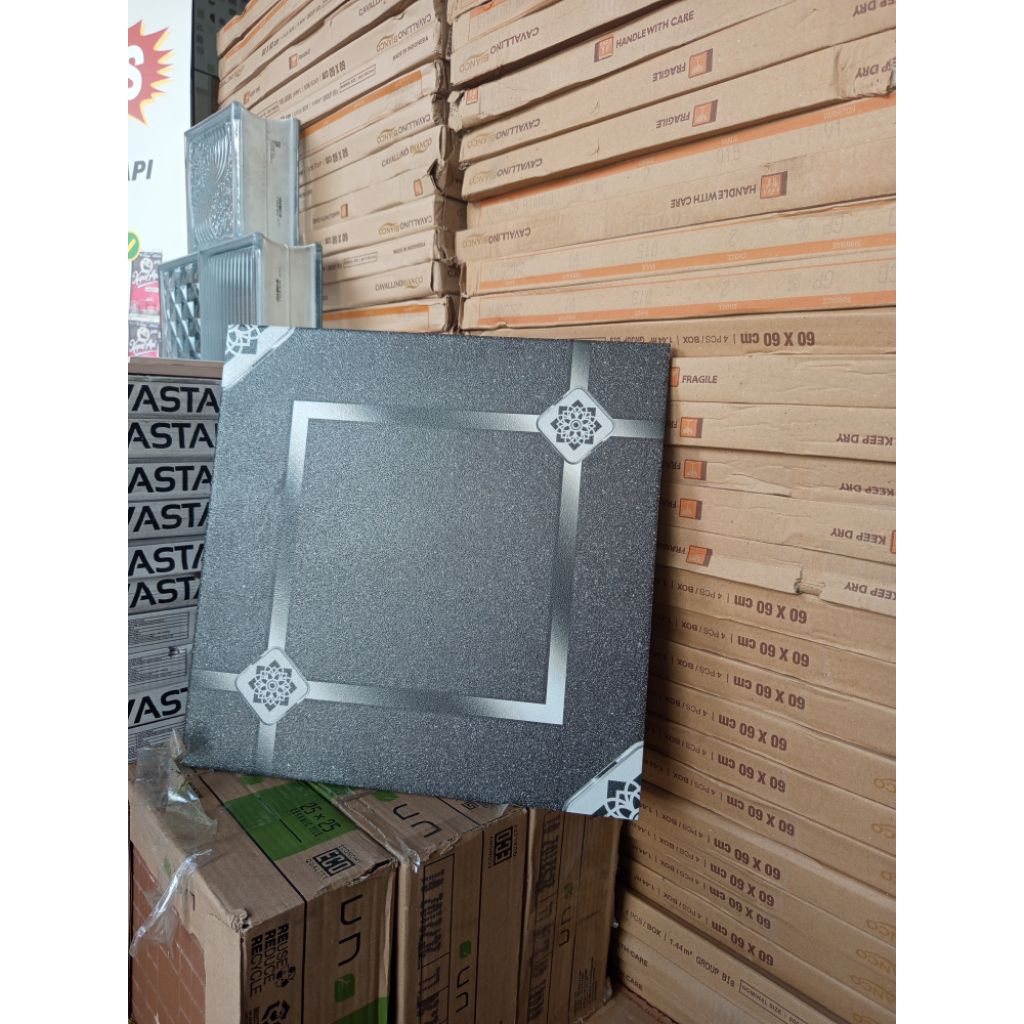 Keramik lantai Korowai Black 40 x 40