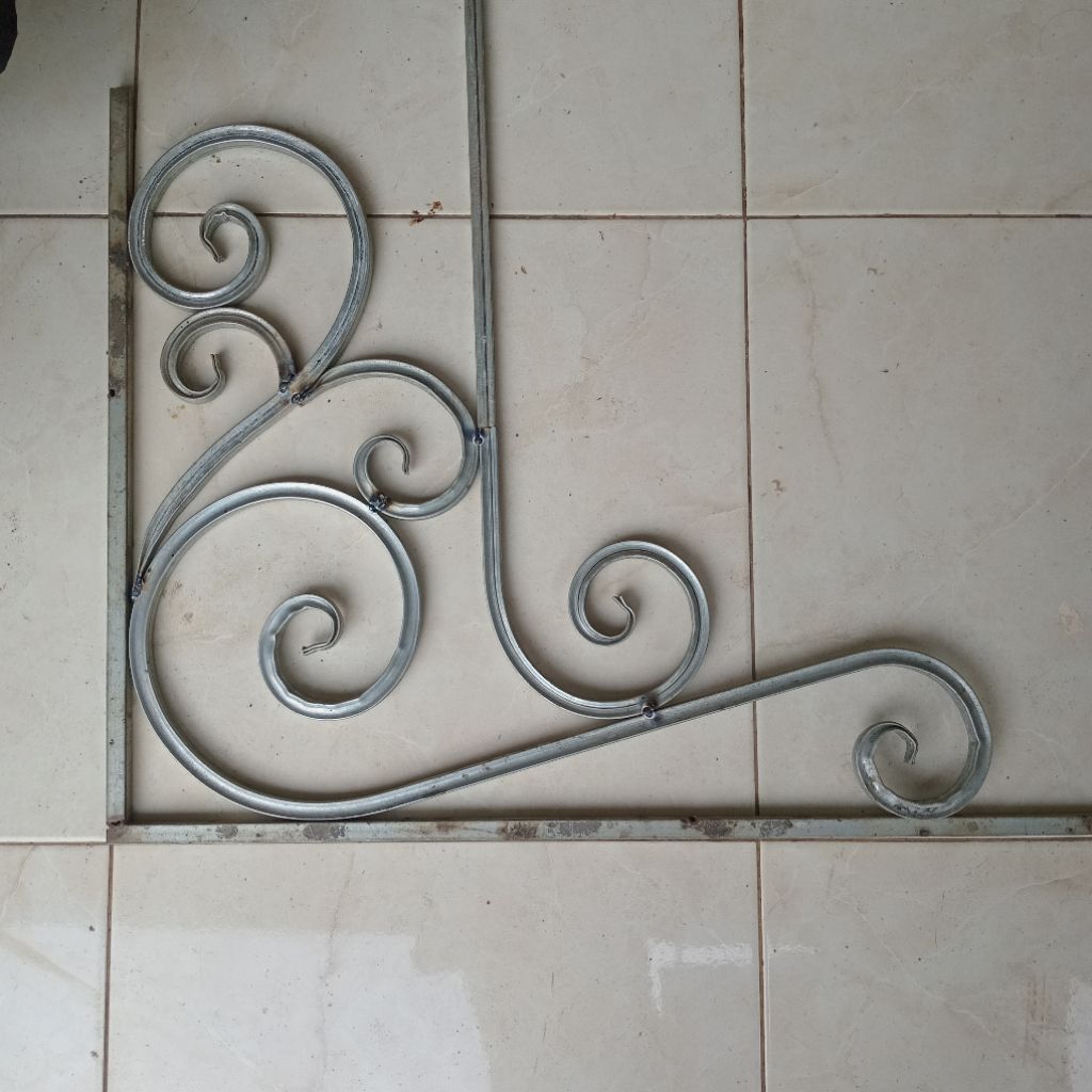 ornamen variasi pagar tralis