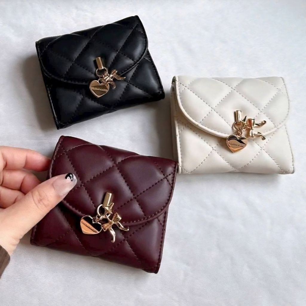 C Arrietty Quilted Curved-Flap Wallet dompet lipat wanita