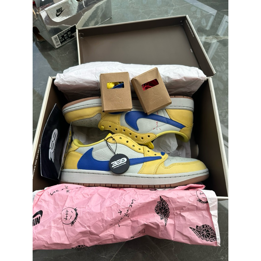 Nike Air Jordan 1 Low Travis Canary & Dunk Low Off White Univ Red